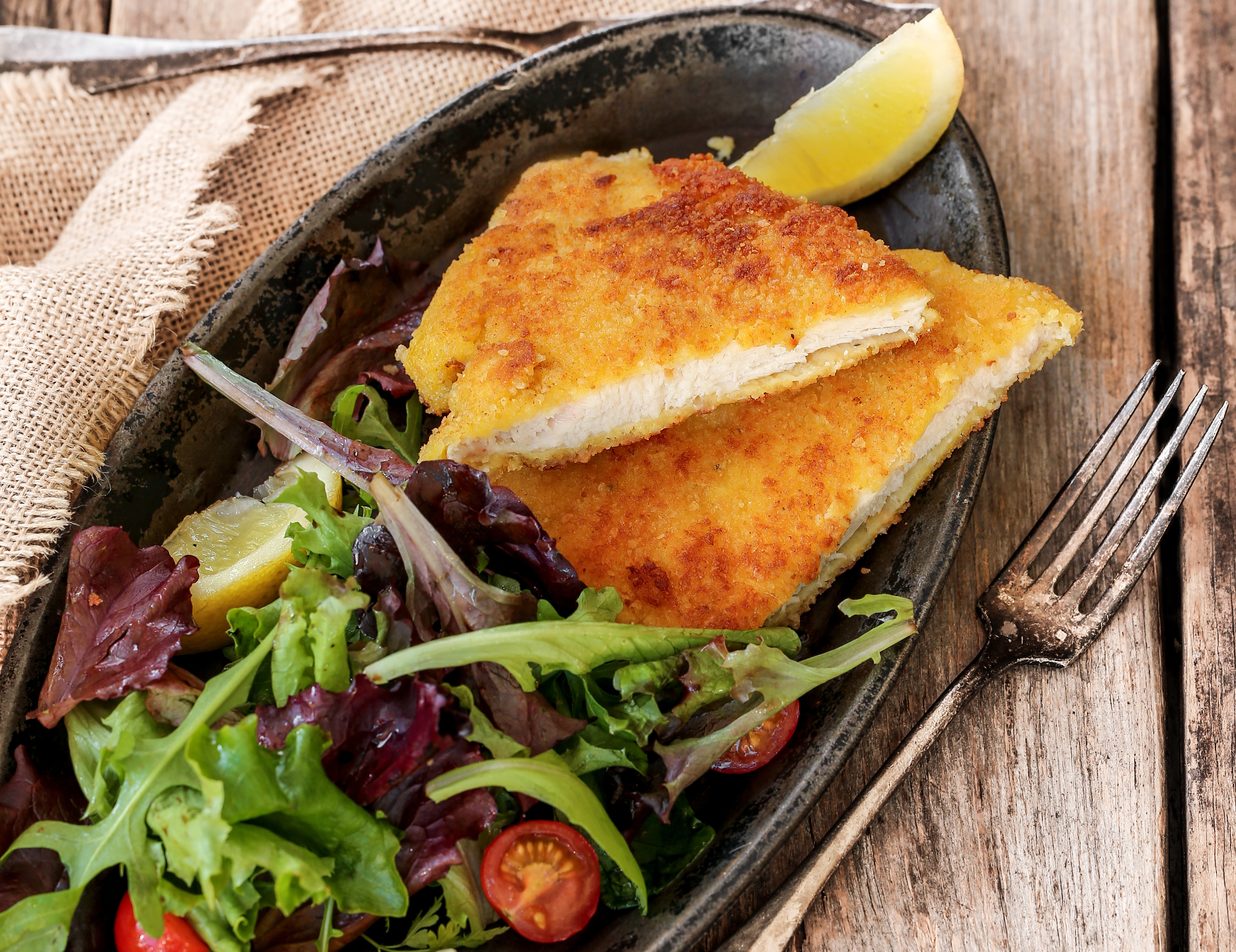 Mittagsmenü: Schnitzel mit Salat